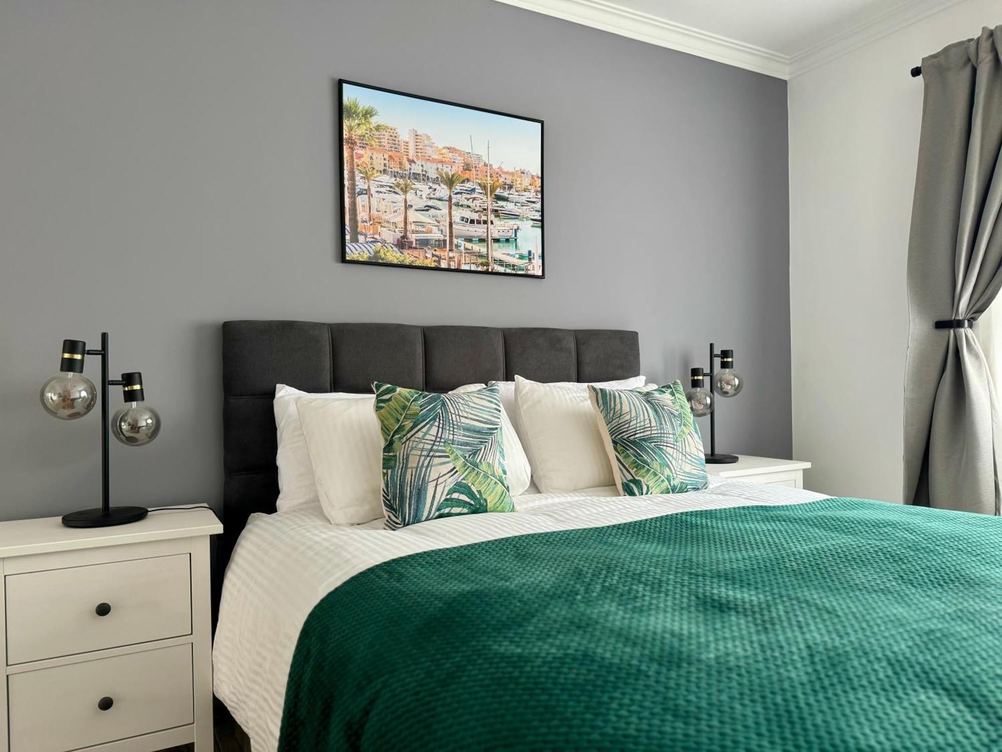 Princess Retreat Beautiful Modern Aprt 2 Min Walk From Quarteira Beach Ngoại thất bức ảnh