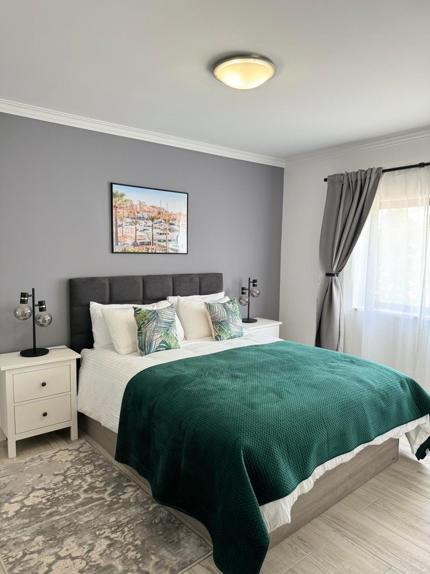 Princess Retreat Beautiful Modern Aprt 2 Min Walk From Quarteira Beach Ngoại thất bức ảnh